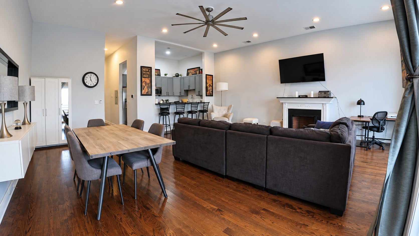 125 S Western Avenue 4