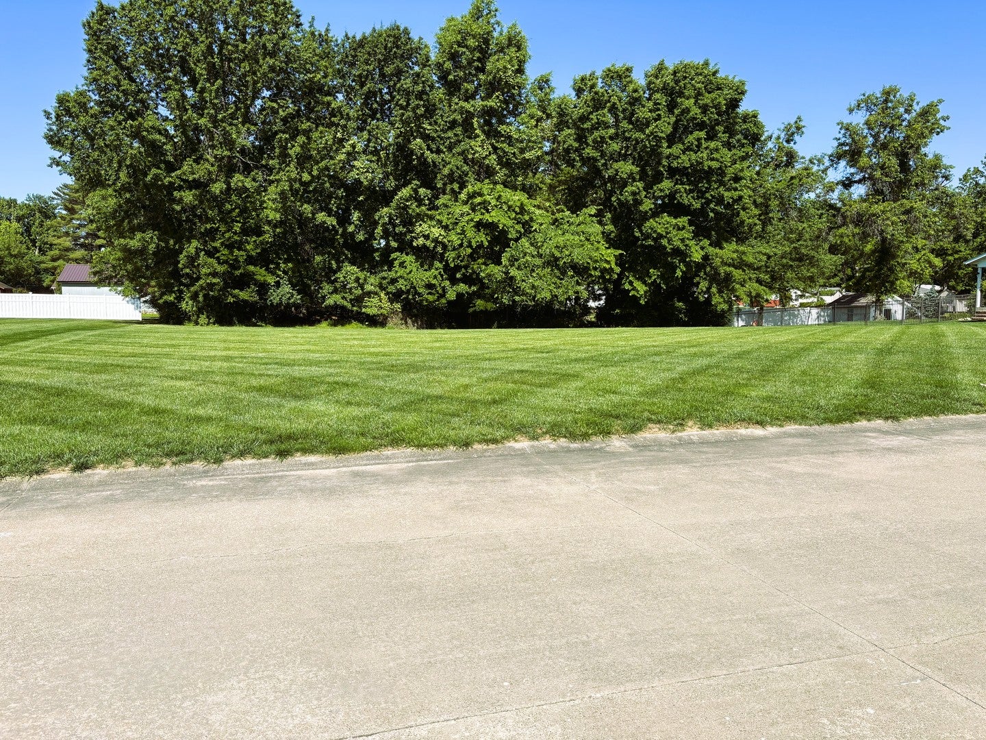22 Clearlake Dr Drive