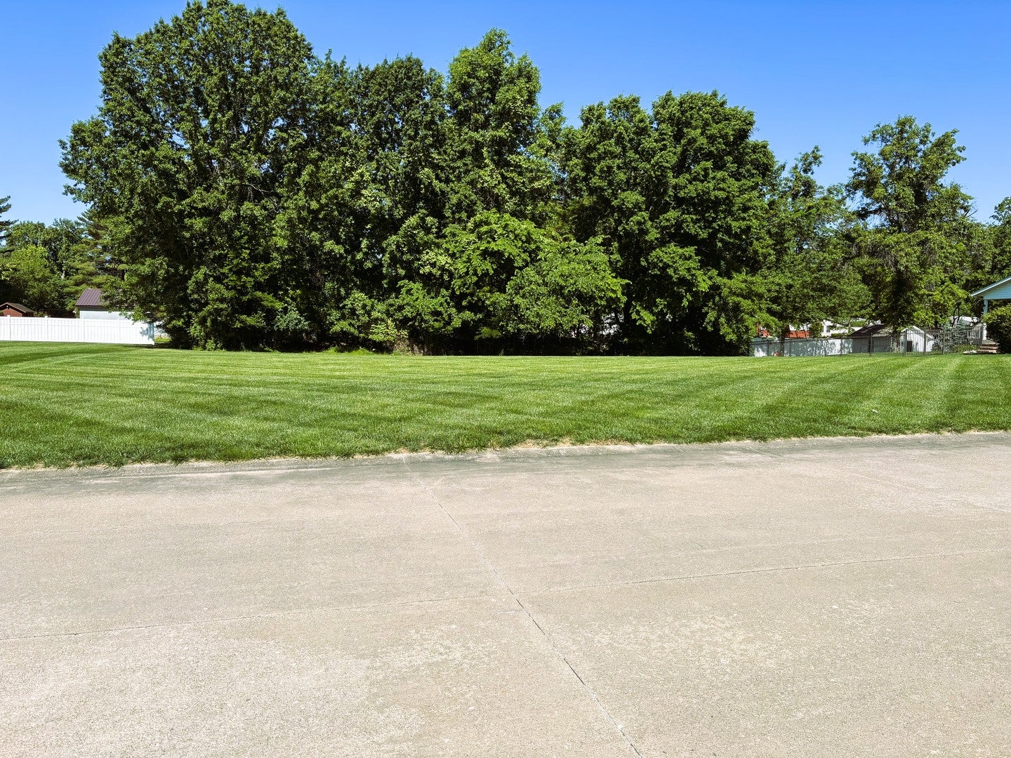 22 Clearlake Dr Drive