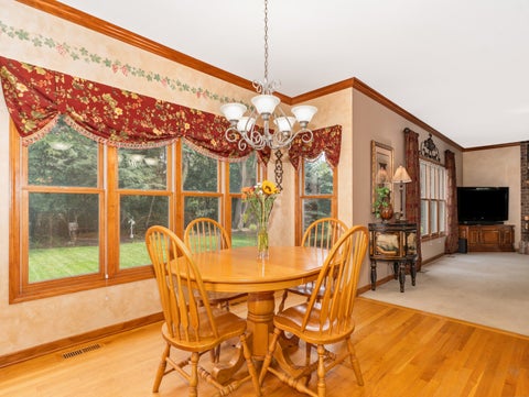 Tiny photo for 707 Evergreen Lane, Sugar Grove, IL 60554 (MLS # 12738123)