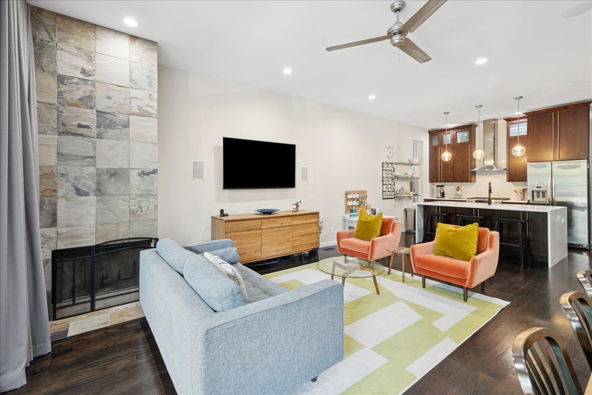 2019 N WHIPPLE Street 1