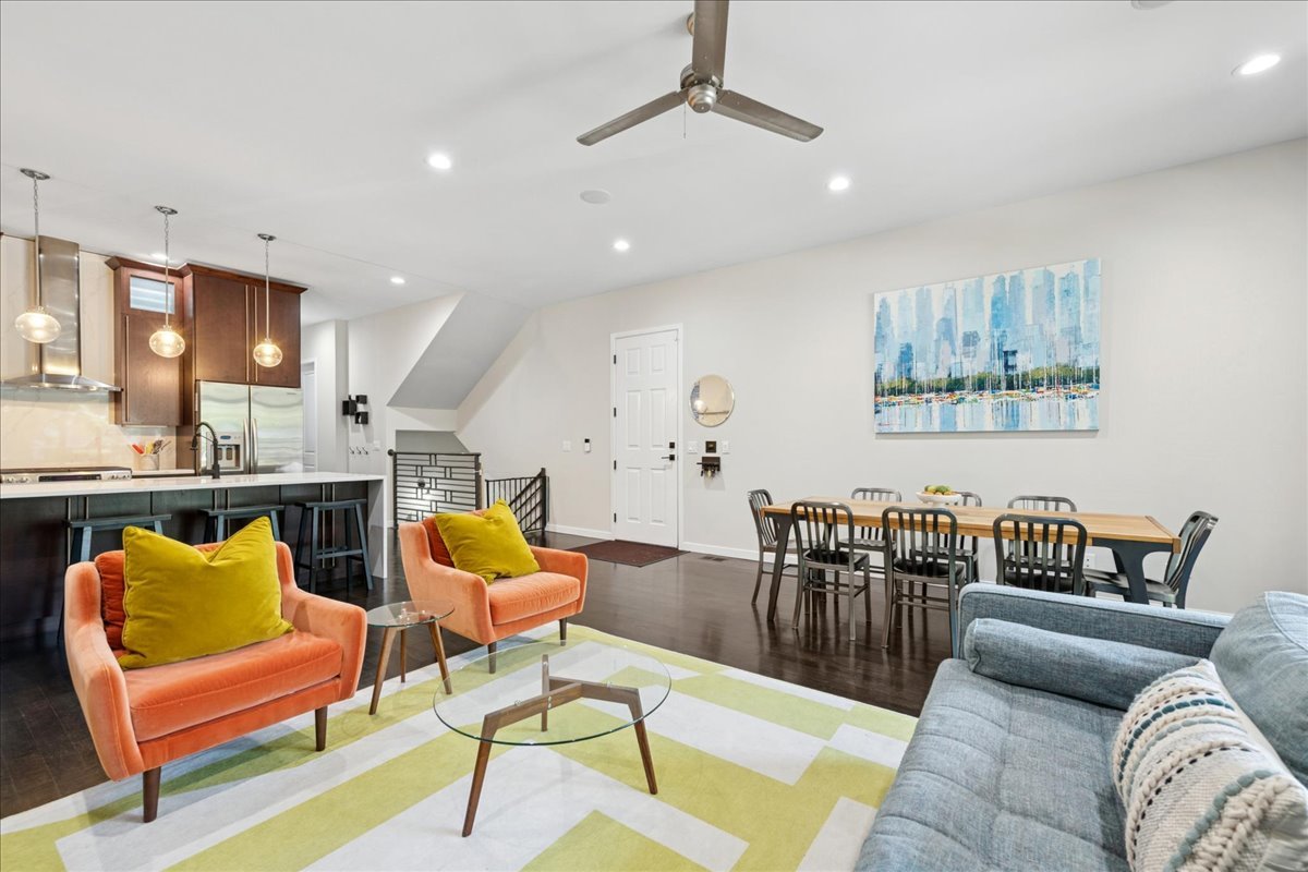 2019 N WHIPPLE Street 1