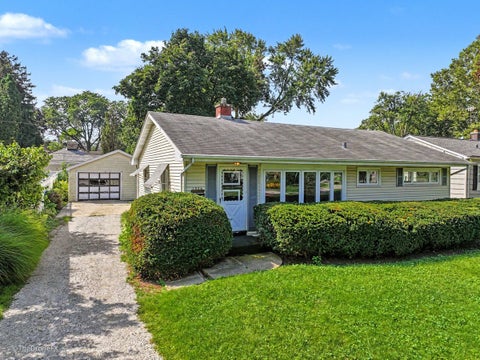 Photo of 1006 Arbor Avenue, Wheaton, IL 60189 (MLS # 12787452)