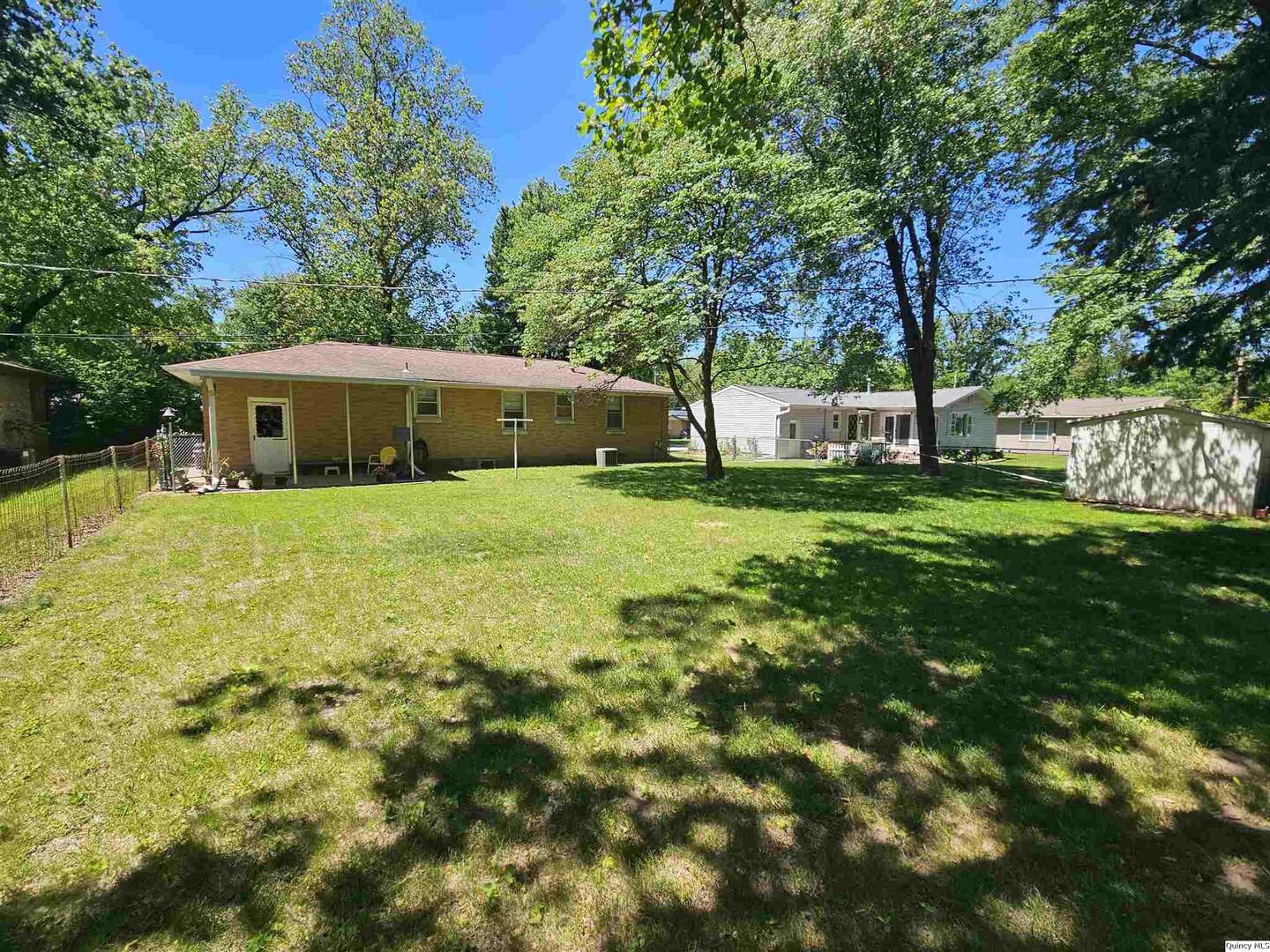 2025 W Hilltop Drive