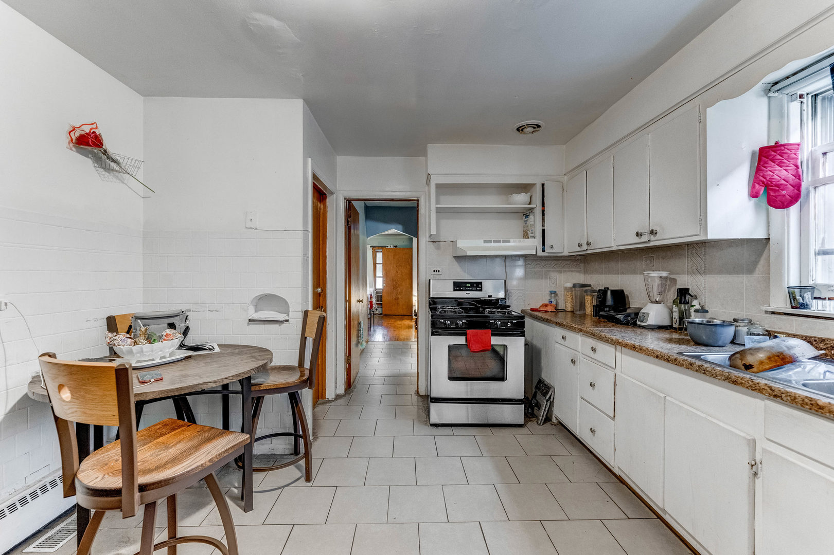 7255 S Artesian Avenue