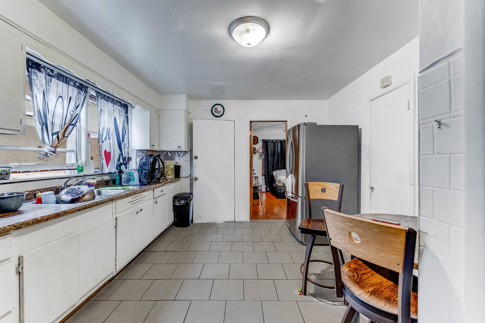 7255 S Artesian Avenue