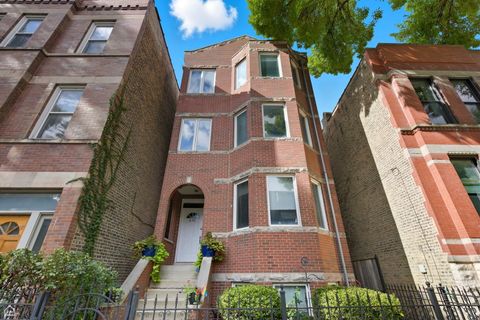 Photo of 830 N HERMITAGE Avenue #2, Chicago, IL 60622 (MLS # 12491453)