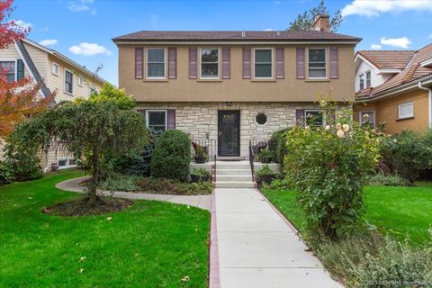 Photo of 939 N Grove Avenue, Oak Park, IL 60302 (MLS # 11914508) Photo of 939 N Grove Avenue, Oak Park, IL 60302 (MLS # 11914508)