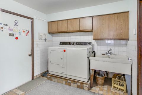Tiny photo for 1040 S Linneman Road, Mount Prospect, IL 60056 (MLS # 12517226)