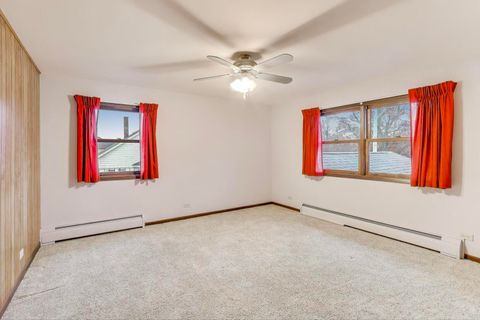 Tiny photo for 1040 S Linneman Road, Mount Prospect, IL 60056 (MLS # 12517226)