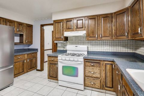 Tiny photo for 1040 S Linneman Road, Mount Prospect, IL 60056 (MLS # 12517226)