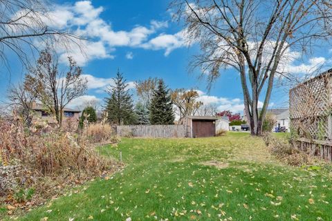 Tiny photo for 1040 S Linneman Road, Mount Prospect, IL 60056 (MLS # 12517226)