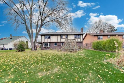 Tiny photo for 1040 S Linneman Road, Mount Prospect, IL 60056 (MLS # 12517226)