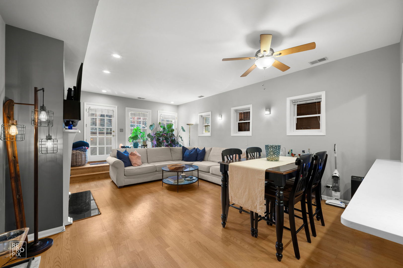 1414 W Byron Street GW