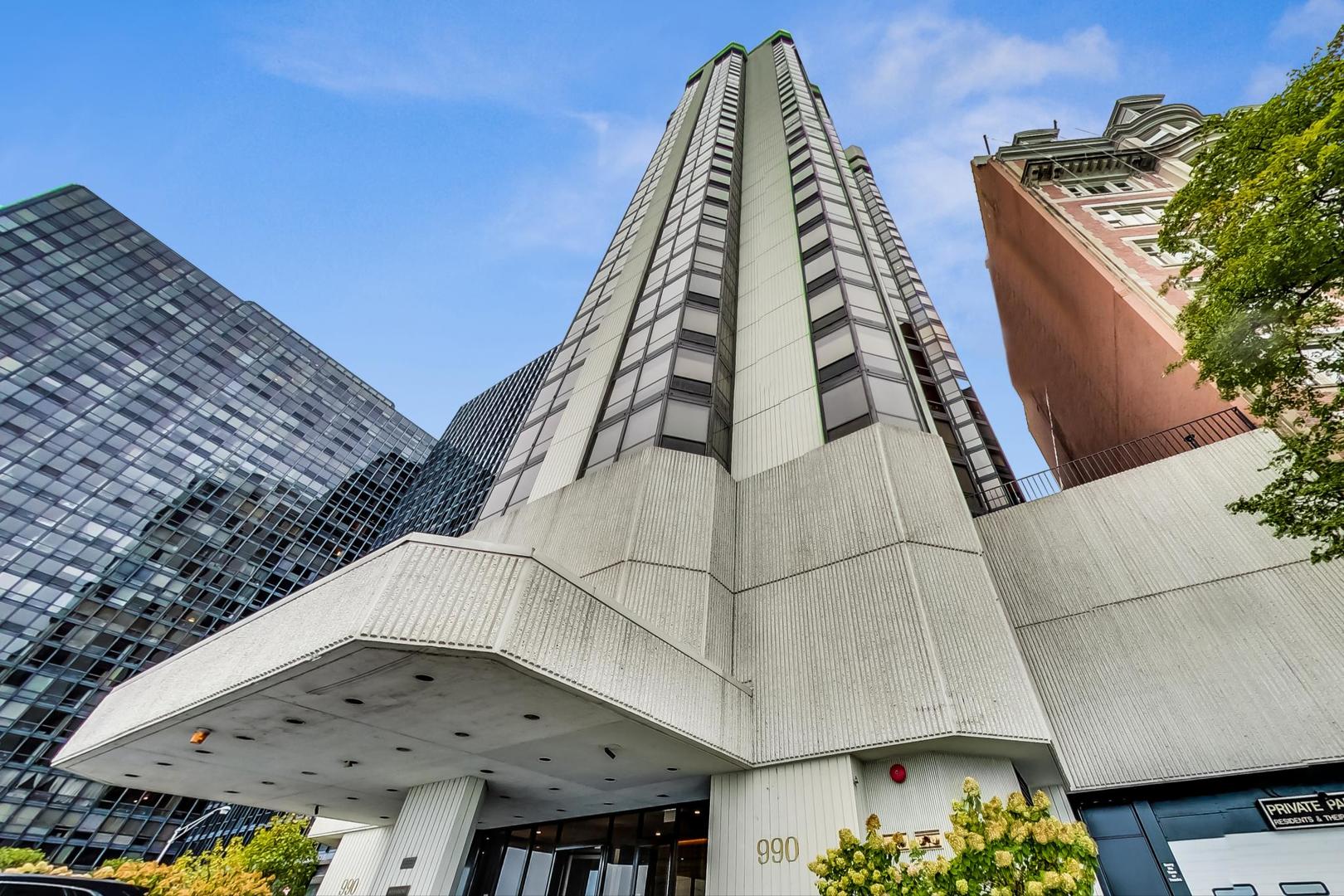 990 N Lake Shore Drive 9A