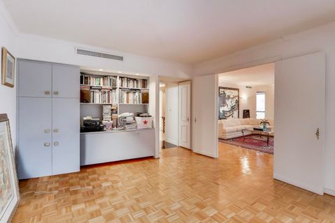 Tiny photo for 990 N Lake Shore Drive #9A, Chicago, IL 60611 (MLS # 12518805)