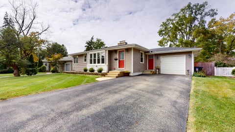 Photo of 3936 Highland Avenue, Downers Grove, IL 60515 (MLS # 12715266)