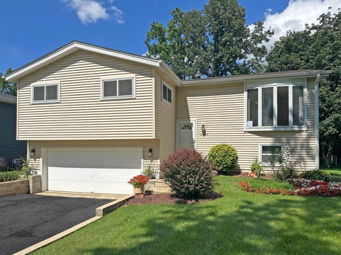 Photo of N335 Cottonwood Drive, Wheaton, IL 60187 (MLS # 12743553)