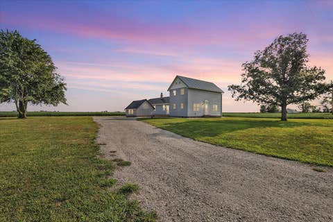 Tiny photo for 2055 County Road 2500 Road, Thomasboro, IL 61878 (MLS # 12708929)