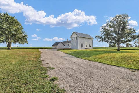 Tiny photo for 2055 County Road 2500 Road, Thomasboro, IL 61878 (MLS # 12708929)