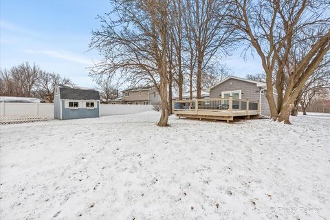 Tiny photo for 390 S Garden Avenue, Roselle, IL 60172 (MLS # 12548785)