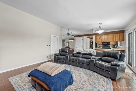 Tiny photo for 390 S Garden Avenue, Roselle, IL 60172 (MLS # 12548785)