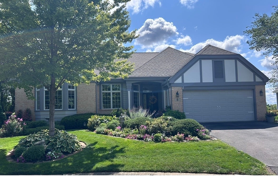8 Canterbury Court