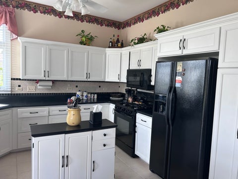 Tiny photo for 8 Canterbury Court, Lake In The Hills, IL 60156 (MLS # 12712784)