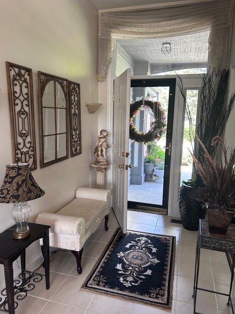 Tiny photo for 8 Canterbury Court, Lake In The Hills, IL 60156 (MLS # 12712784)