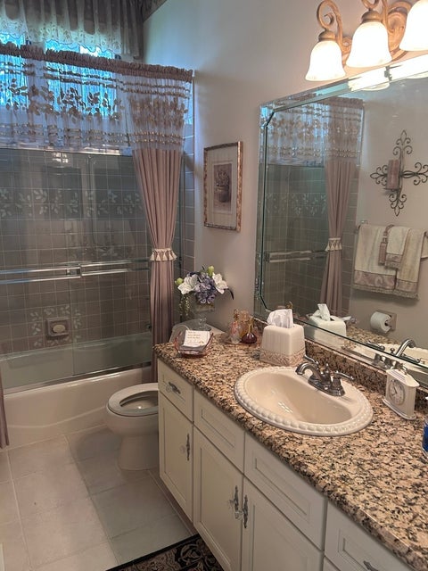 Tiny photo for 8 Canterbury Court, Lake In The Hills, IL 60156 (MLS # 12712784)