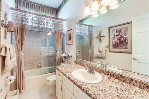 Tiny photo for 8 Canterbury Court, Lake In The Hills, IL 60156 (MLS # 12712784)
