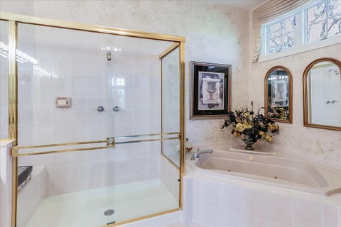Tiny photo for 8 Canterbury Court, Lake In The Hills, IL 60156 (MLS # 12712784)