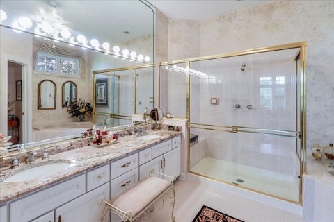 Tiny photo for 8 Canterbury Court, Lake In The Hills, IL 60156 (MLS # 12712784)