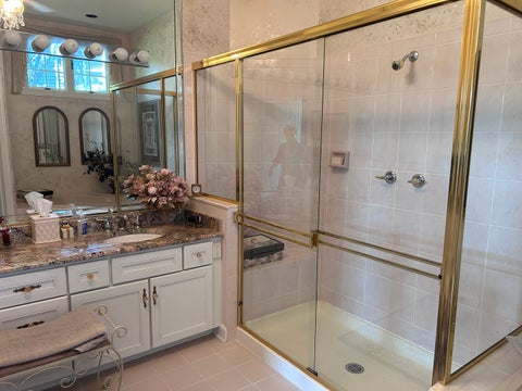 Tiny photo for 8 Canterbury Court, Lake In The Hills, IL 60156 (MLS # 12712784)