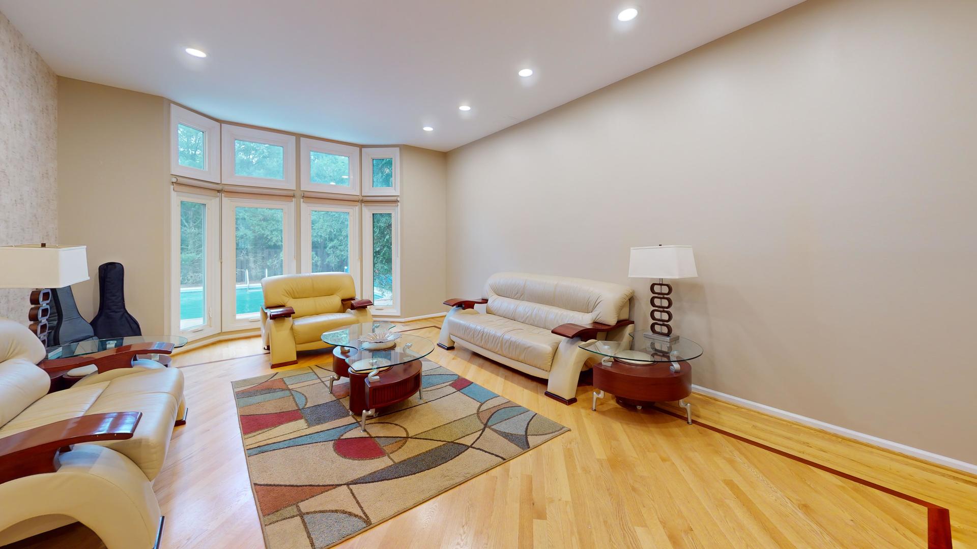 1309 Witney Lane