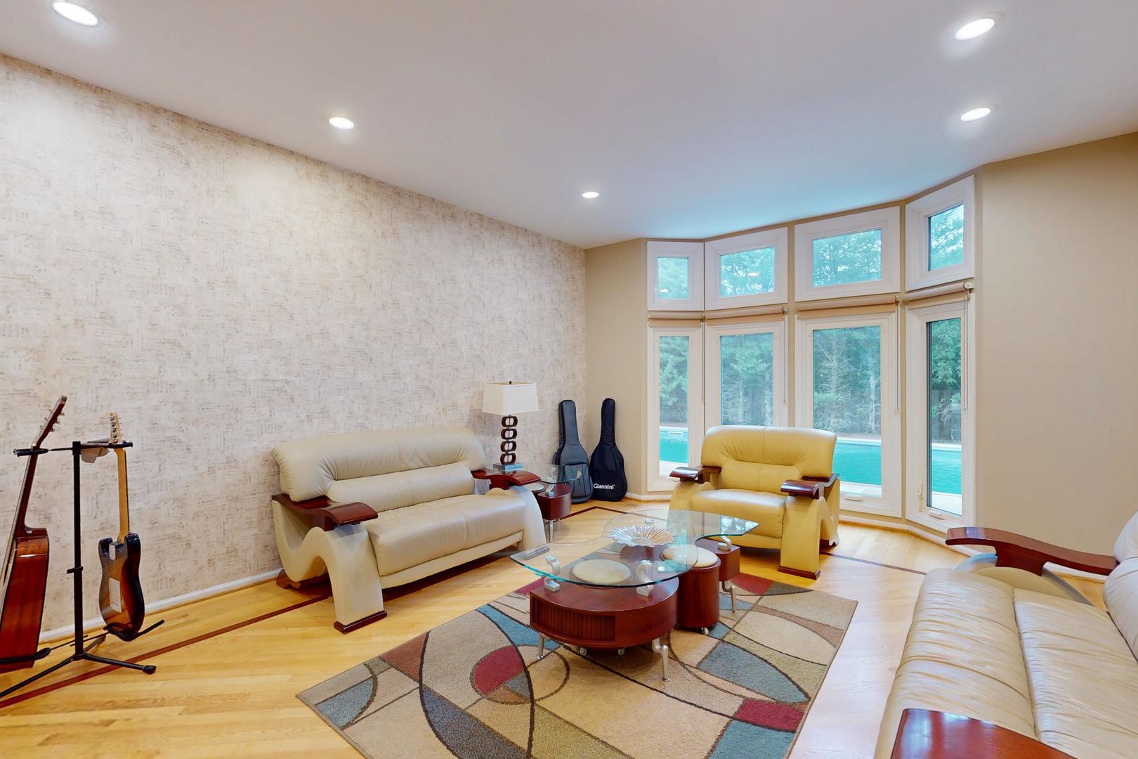 1309 Witney Lane