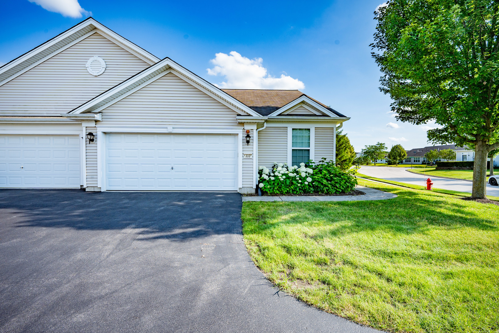 View Huntley, IL 60142 townhome