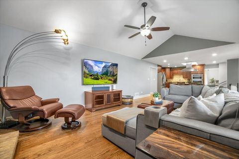 Tiny photo for 505 Cambridge Lane, Shorewood, IL 60404 (MLS # 12607127)