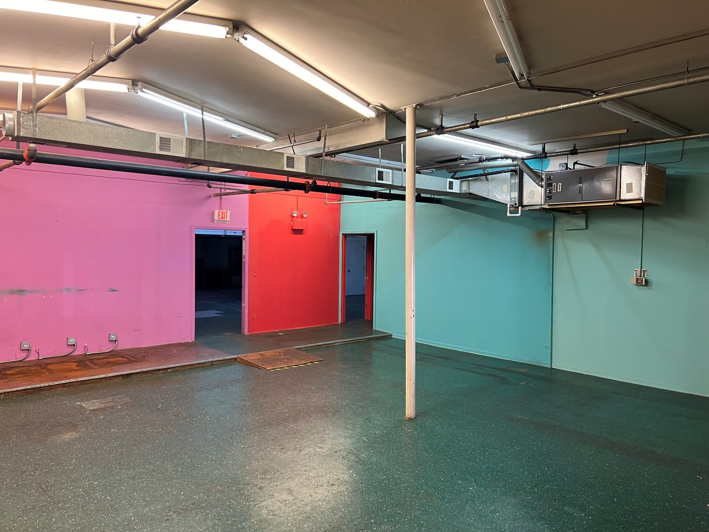 3044 N Lincoln Avenue