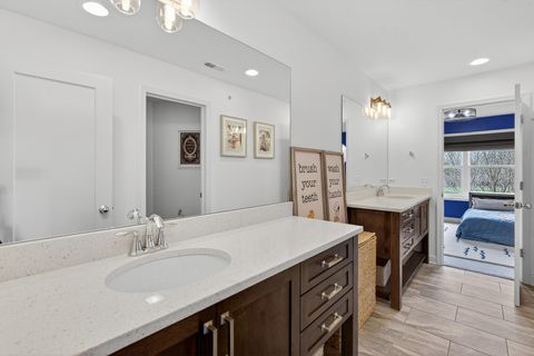 Tiny photo for 5916 Parkview Drive, Western Springs, IL 60558 (MLS # 12611333)