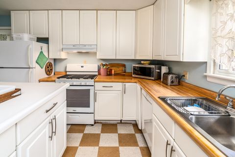 Tiny photo for 202 N 21st Street, Murphysboro, IL 62966 (MLS # 12580312)