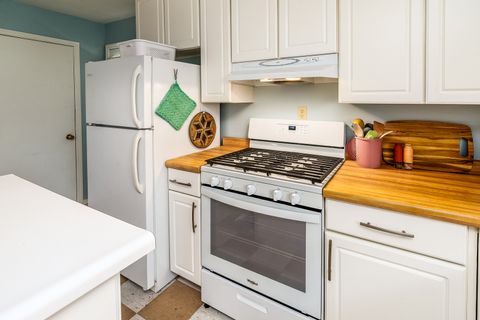 Tiny photo for 202 N 21st Street, Murphysboro, IL 62966 (MLS # 12580312)