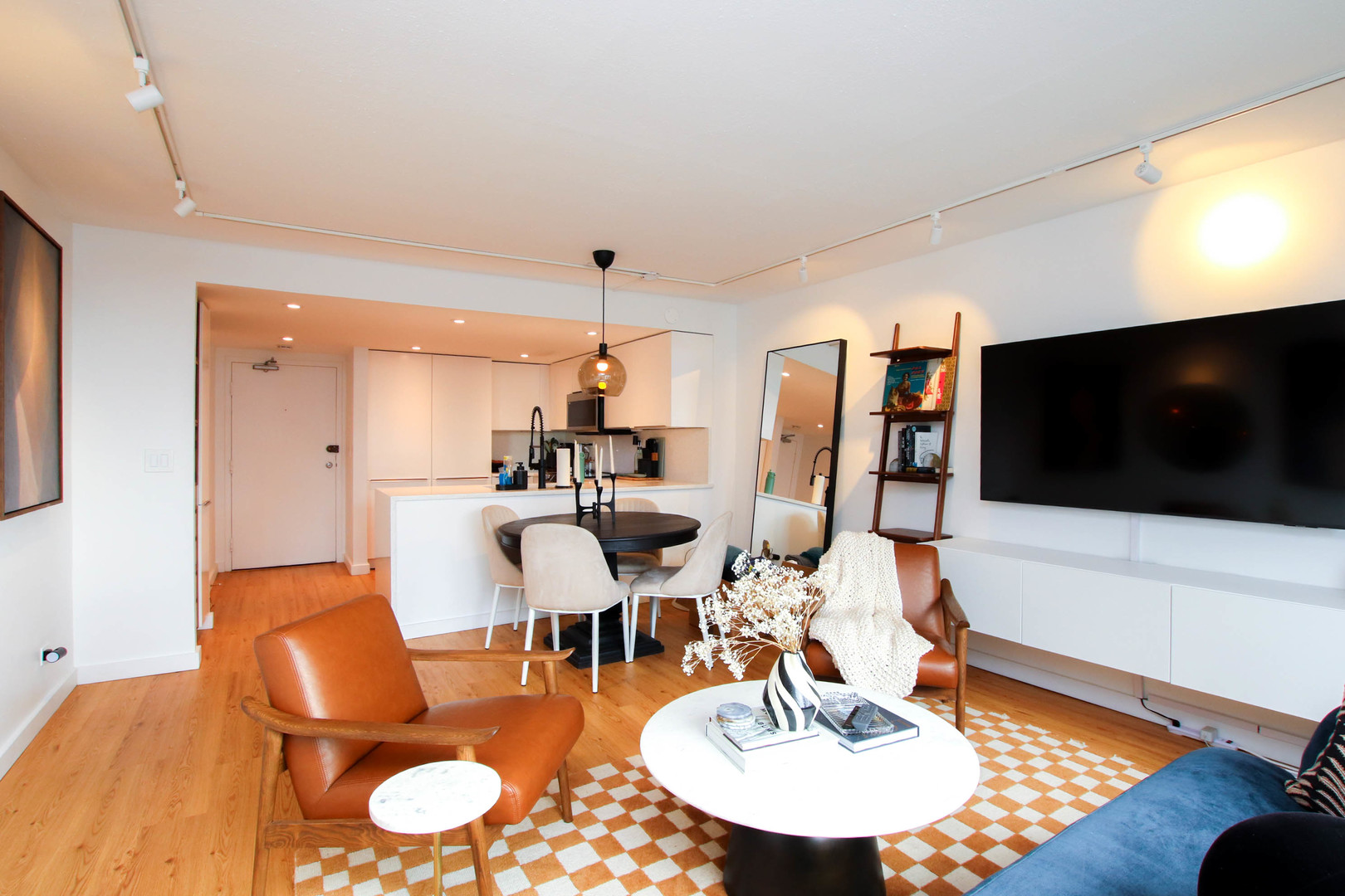 3100 N Lake Shore Drive 1404