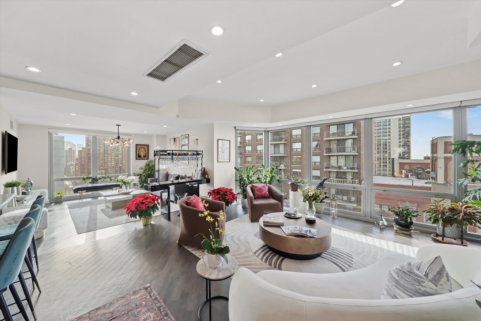 21 W Goethe Street 18GH