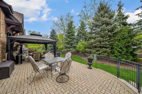 Tiny photo for 2009 MacKenzie Place #2009, Wheaton, IL 60187 (MLS # 12629147)