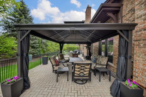 Tiny photo for 2009 MacKenzie Place #2009, Wheaton, IL 60187 (MLS # 12629147)