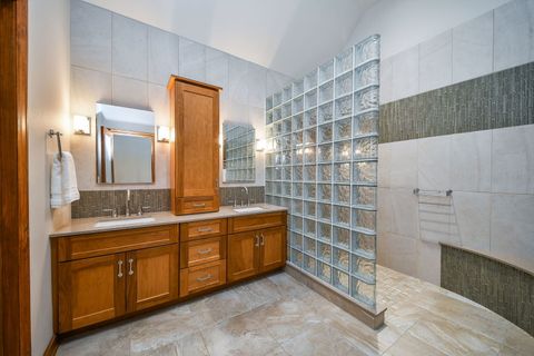 Tiny photo for 2009 MacKenzie Place #2009, Wheaton, IL 60187 (MLS # 12629147)
