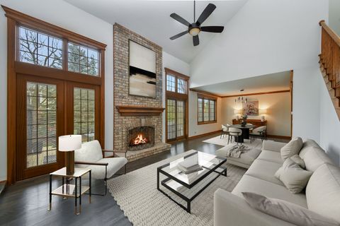 Tiny photo for 2009 MacKenzie Place #2009, Wheaton, IL 60187 (MLS # 12629147)