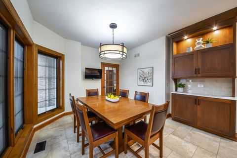 Tiny photo for 2009 MacKenzie Place #2009, Wheaton, IL 60187 (MLS # 12629147)