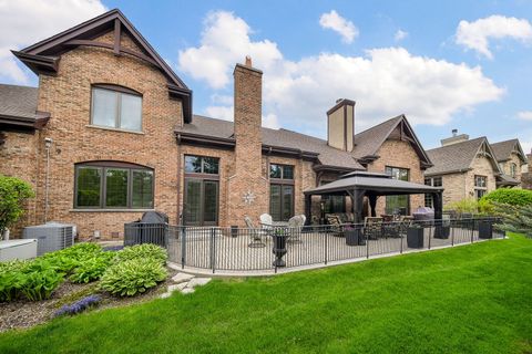 Tiny photo for 2009 MacKenzie Place #2009, Wheaton, IL 60187 (MLS # 12629147)